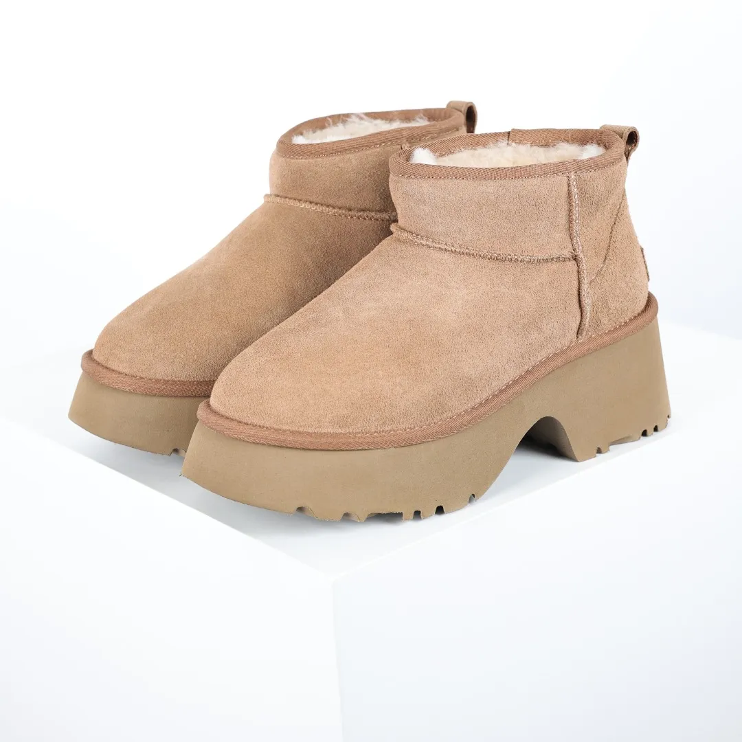 Pick up locally 💰600 Core recommended good price It is a very suitable choice for keeping warm in winter and at home. In the new year, uug has launched a series of styles, which are partial to the preferences of young consumers and have also moved to the forefront of fashion trends. Shoe body material Water-repellent coated suede upper 17mm UGGPURE™ implanted wool insole Lightweight non-slip comfortable rubber outsole With brand LOGO trademark Comes with a full set of packaging Size: 35 36 37 38 39 40